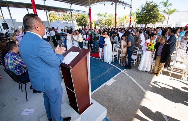 Formalizan Su Uni N Parejas Durante Las Bodas Colectivas