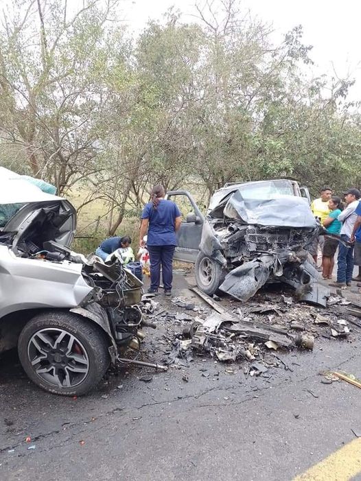 SE ACCIDENTA FAMILIA, TRES MUERTOS - Television Del Centro